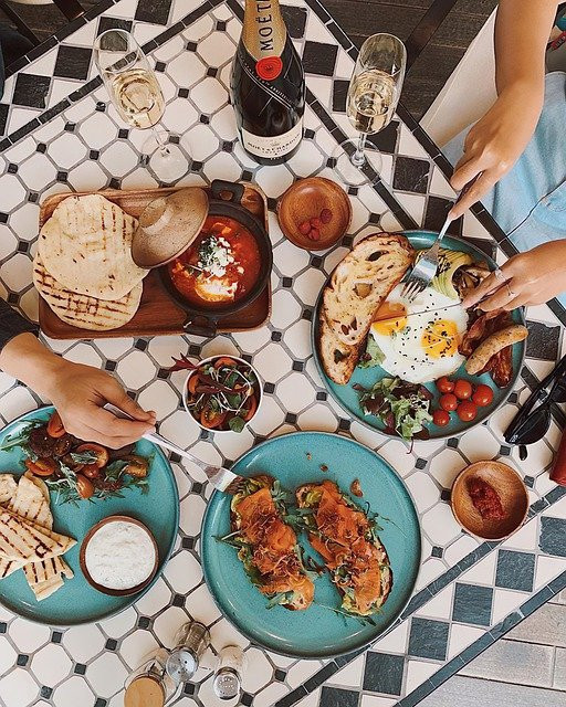 champagne and food matching